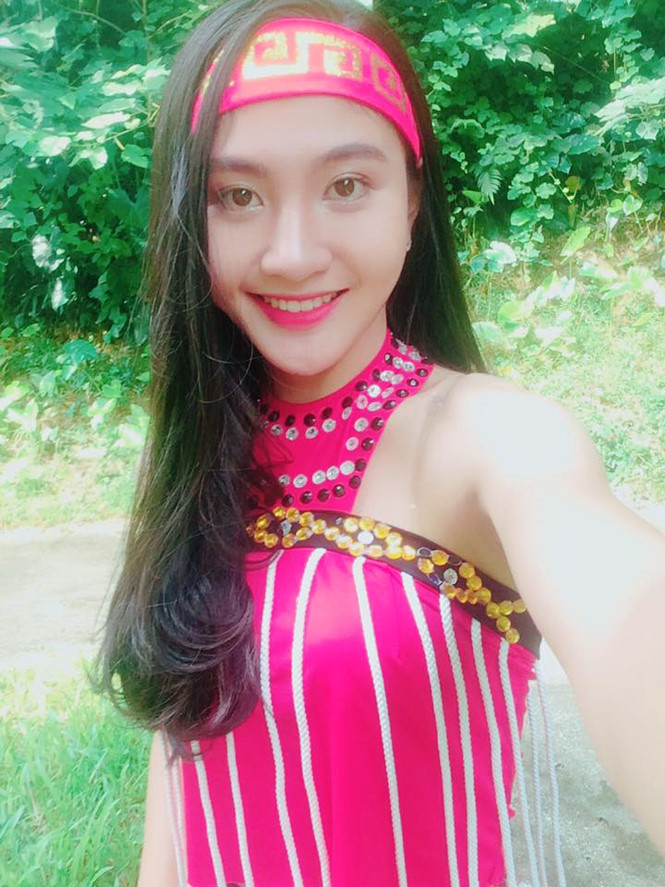Ngắm vẻ đẹp trong trẻo của nữ sinh dân tộc Mường Ngắm vẻ đẹp trong trẻo của nữ sinh dân tộc Mường